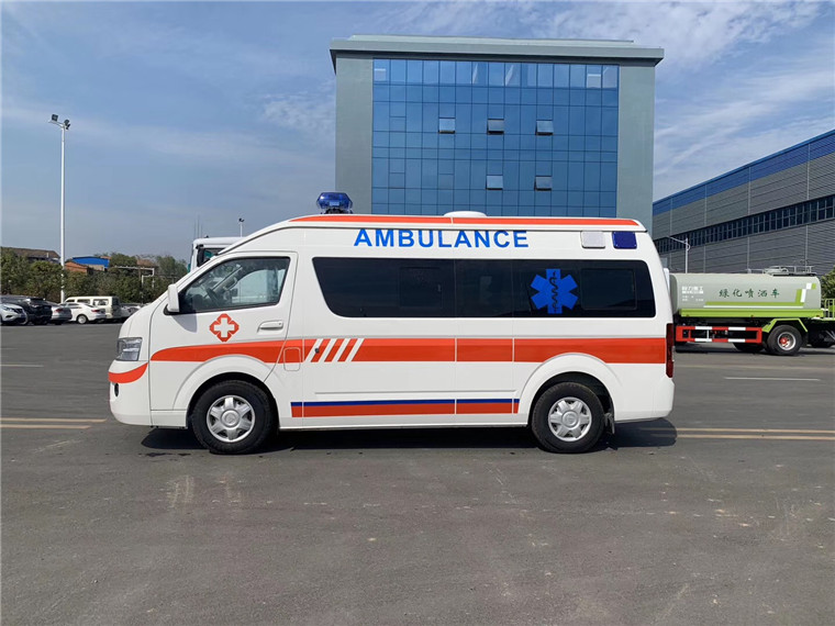 福田G9救護(hù)車(chē)空間大性?xún)r(jià)比高(國(guó)五)圖片2