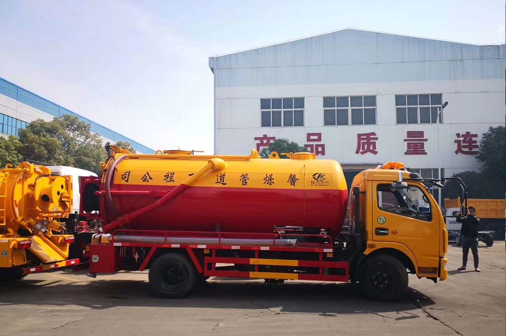 東風(fēng)多利卡國(guó)六清洗吸污車圖片2