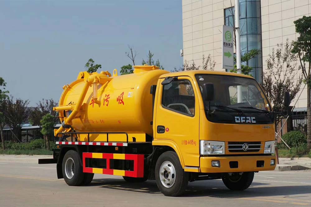 東風(fēng)多利卡D6國(guó)六5方吸污車(chē)